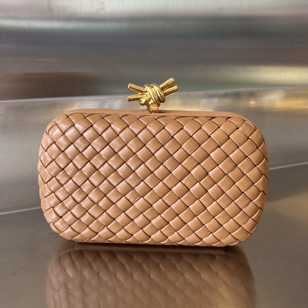 Knot Padded Intreccio Leather Clutch Caramel